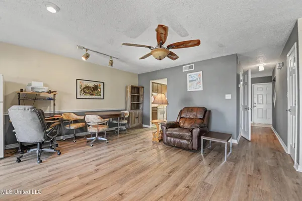 $215,000 | 288 Highpoint Drive, Diamondhead, MS 39525
