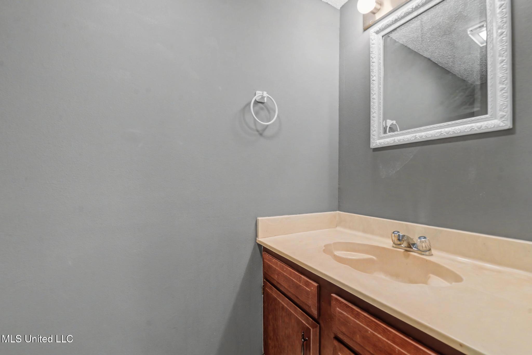 288 Highpoint Drive Diamondhead, MS 39525 - Photo 8 of 38 008