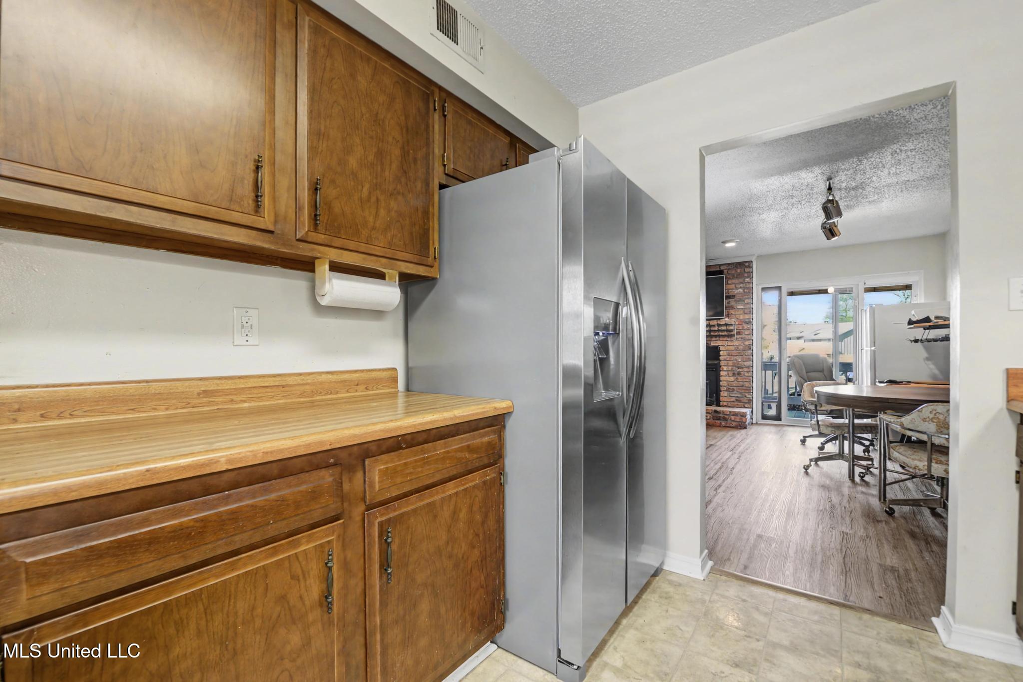 288 Highpoint Drive Diamondhead, MS 39525 - Photo 10 of 38 010