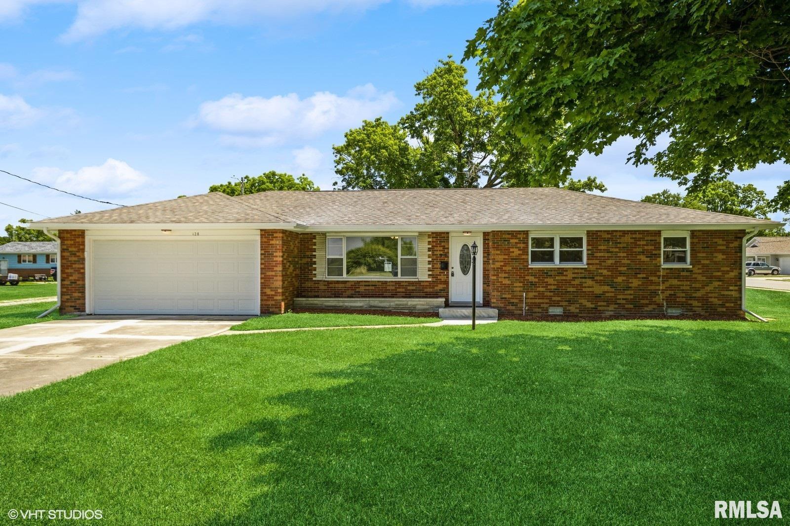 128 Prairie Greenfield, IL 62044 - Photo 1 of 14 Gallery Image 1
