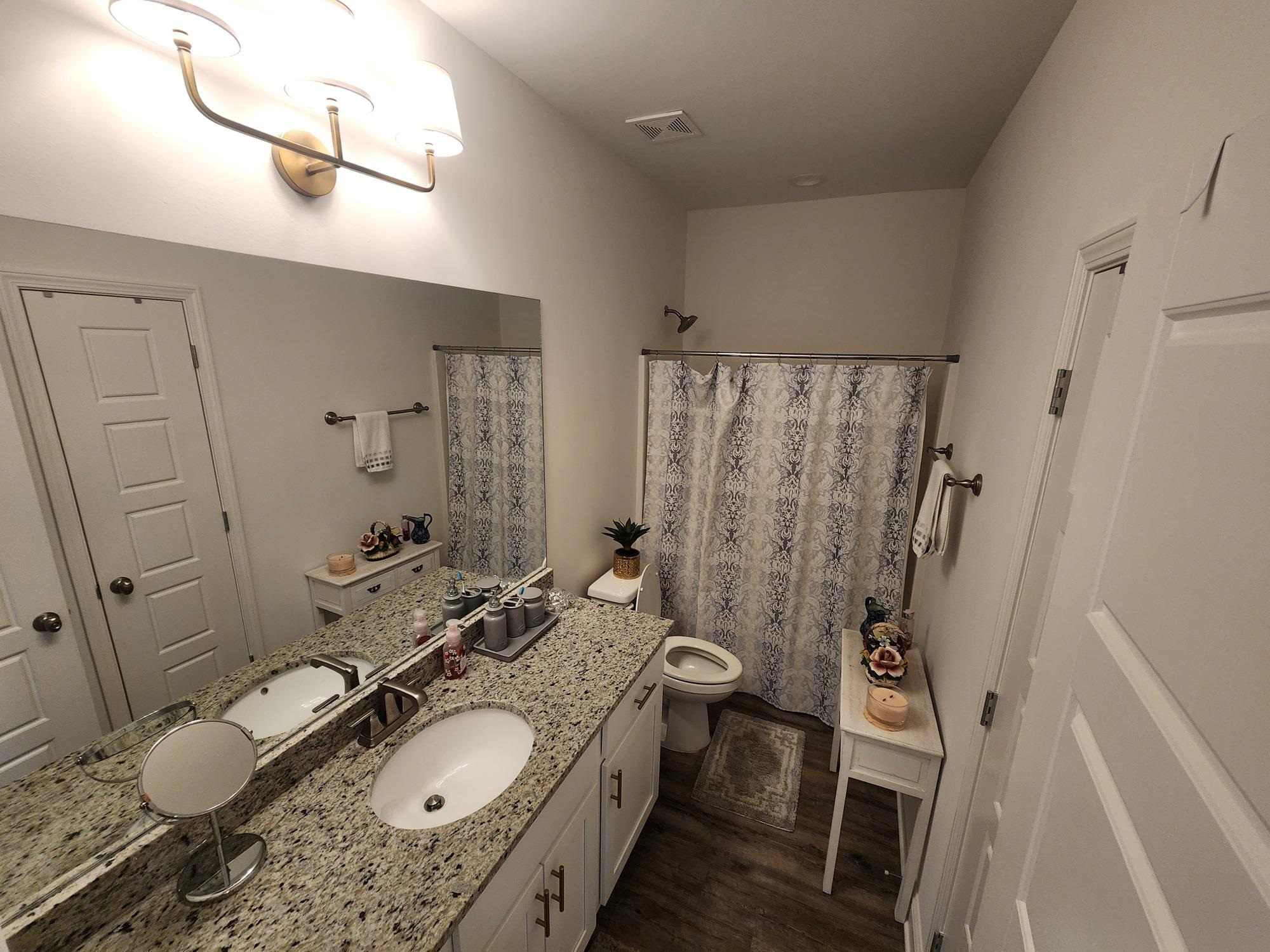 2651 South Juniper Street, Unit 2000 Foley, AL 36535 - Photo 11 of 18 Bathroom