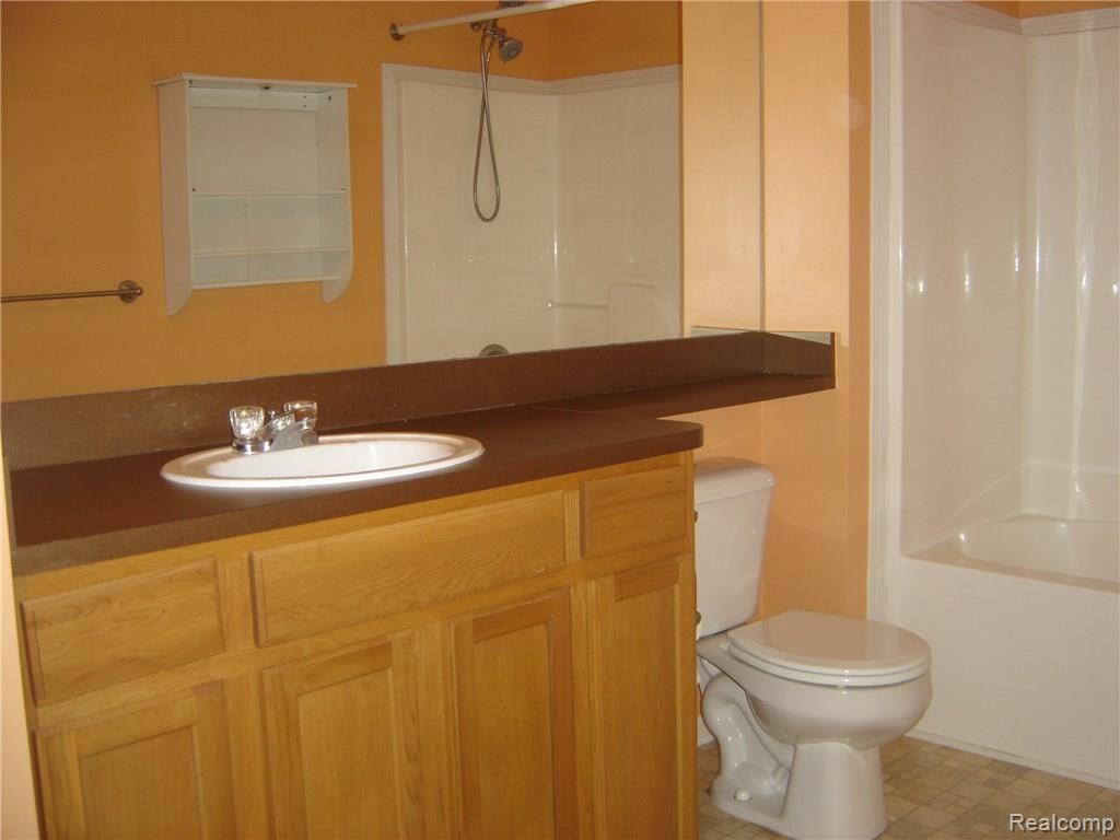 10105 Ridge Run Street, Unit 14 Howell, MI 48855 - Photo 11 of 16 2016-02-08 15.08