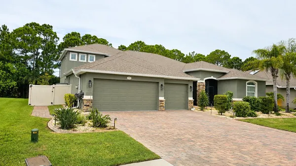$575,000 | 539 Easton Forest Circle Southeast, Palm Bay, FL 32909