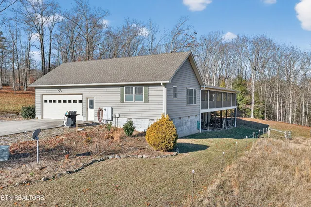 $999,000 | 140 Cherry Ridge Road, Jamestown, TN 38556