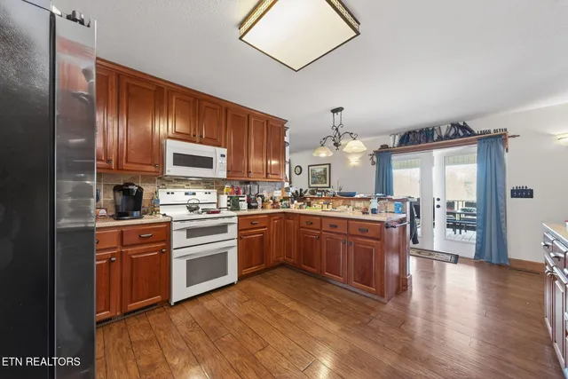 $999,000 | 140 Cherry Ridge Road, Jamestown, TN 38556