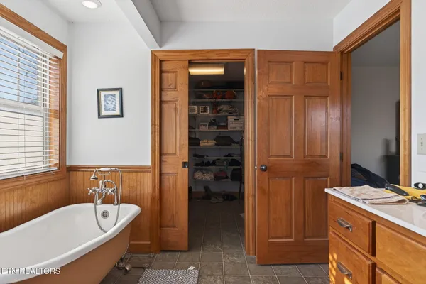 140 Cherry Ridge Road, Jamestown, TN 38556