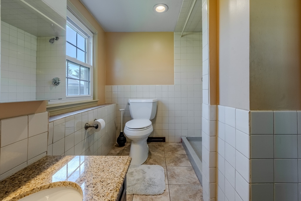 24 Worden Road Tyngsboro, MA 01879 - Photo 18 of 34