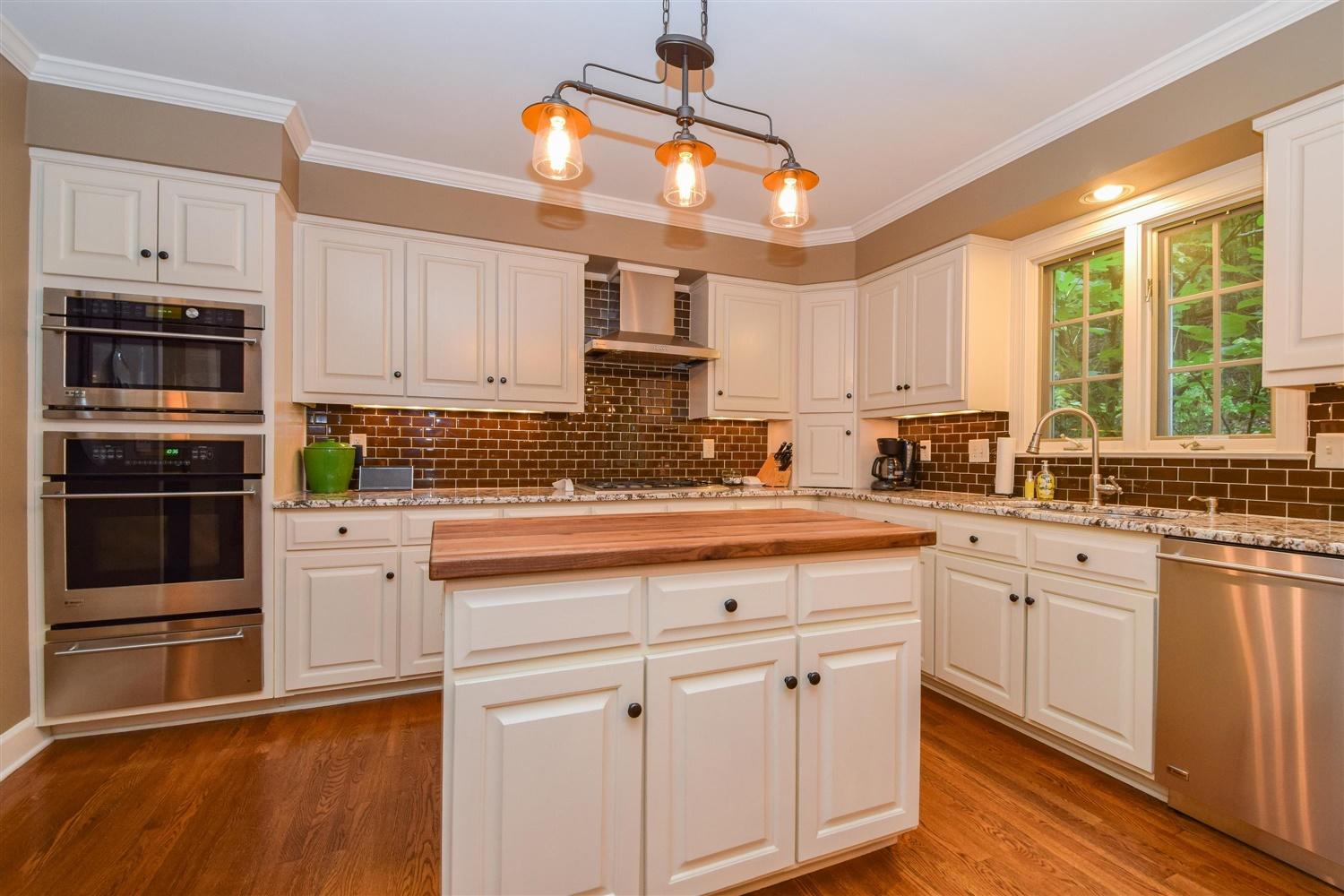 3702 Alton Road Southwest Roanoke, VA 24014 - Photo 10 of 34 10-3702 Alton-11