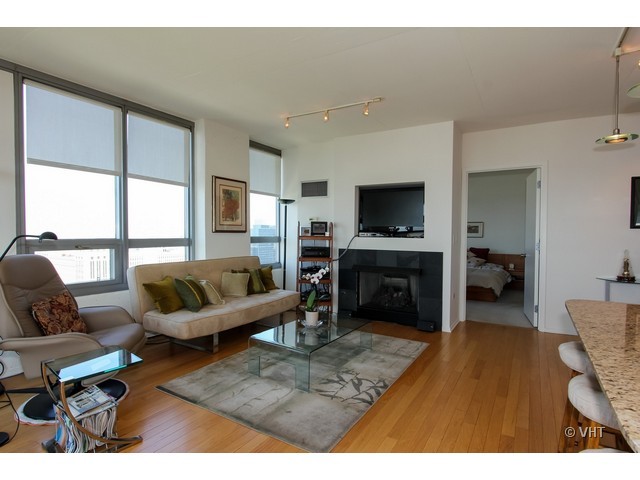 701 South Wells Street, Unit 3004 Chicago, IL 60607 - Photo 2 of 11