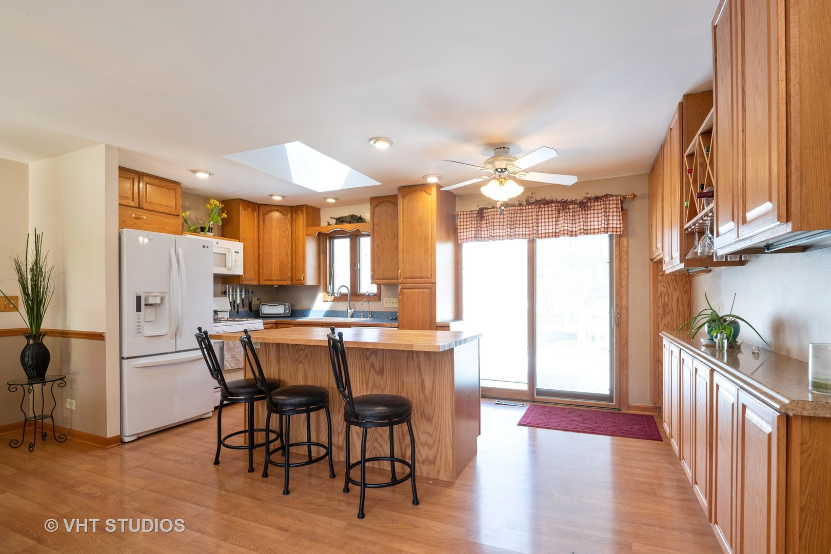 33 Tweed Road Fox Lake, IL 60020 - Photo 3 of 10