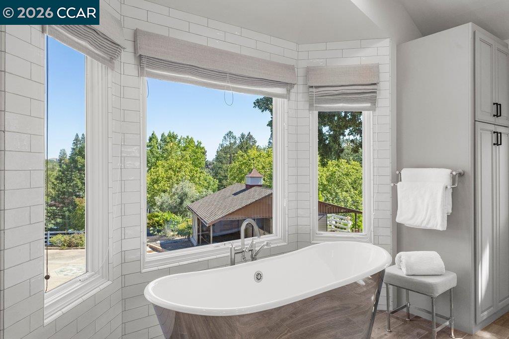 189 Oak Road Alamo, CA 94507 - Photo 32 of 86