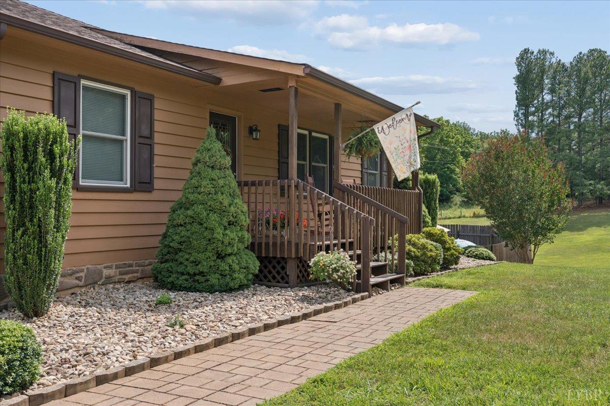 11188 Dickerson Mill Road Moneta, VA 24121 - Photo 22 of 39