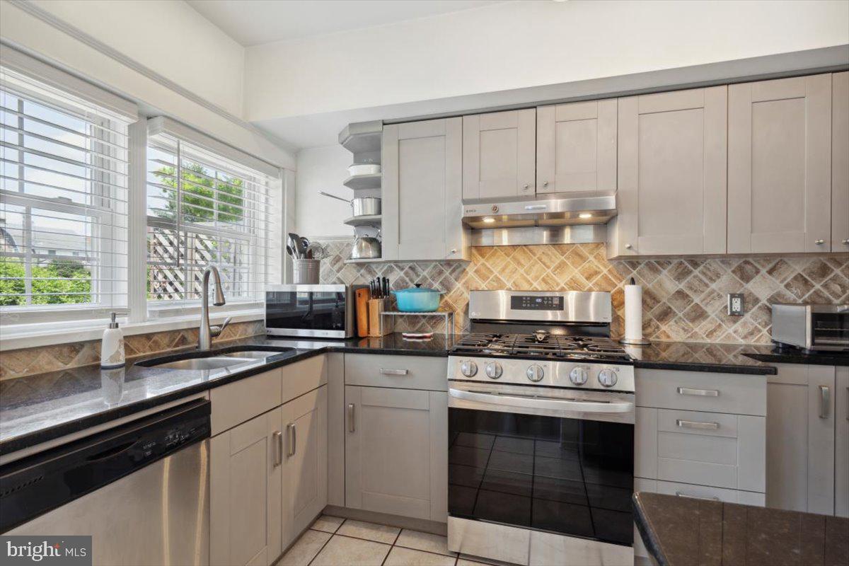 22 Wellington Road Ardmore, PA 19003 - Photo 15 of 32 Kitchen