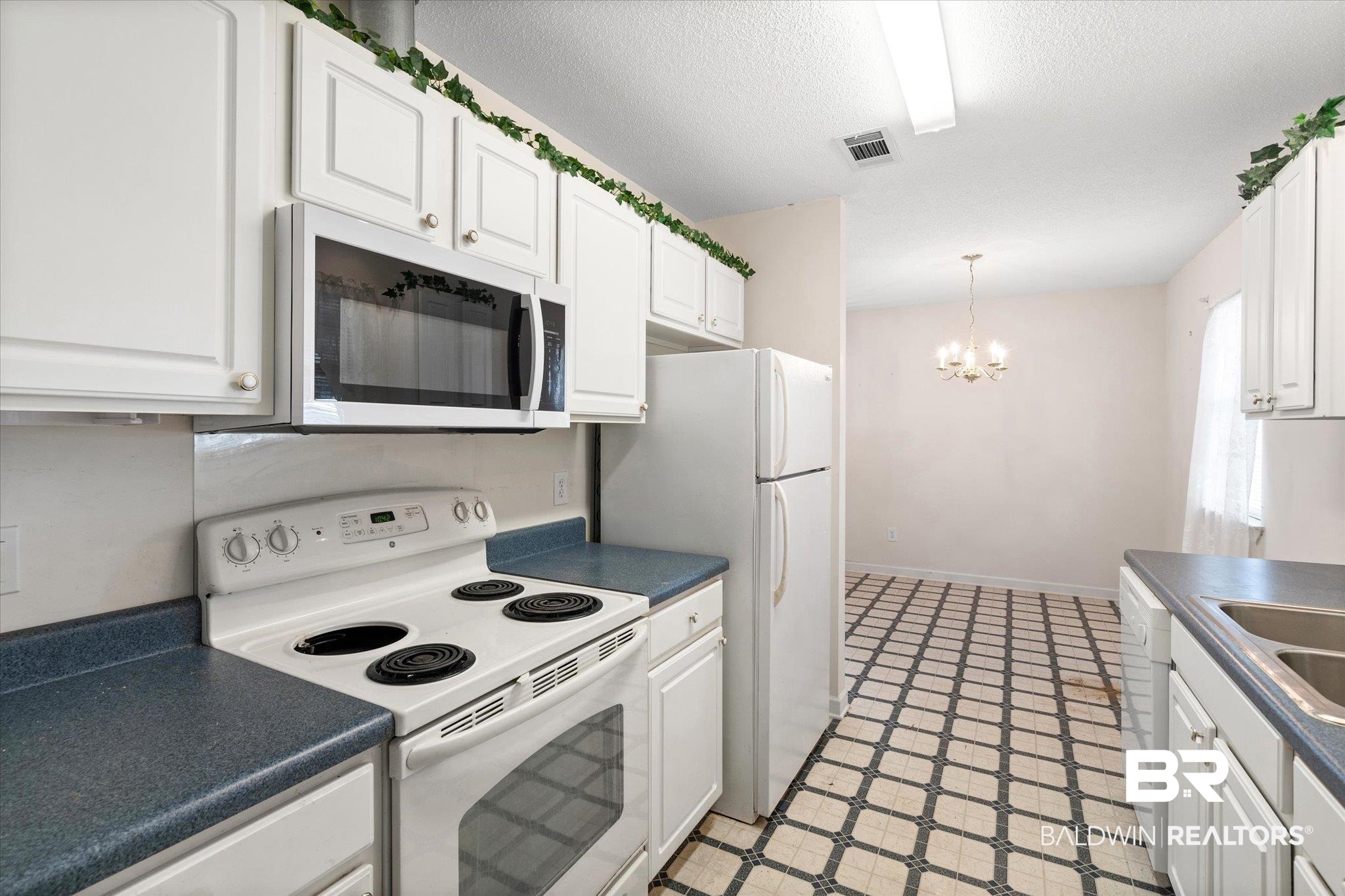 12260 Stroh Road Daphne, AL 36527 - Photo 7 of 20