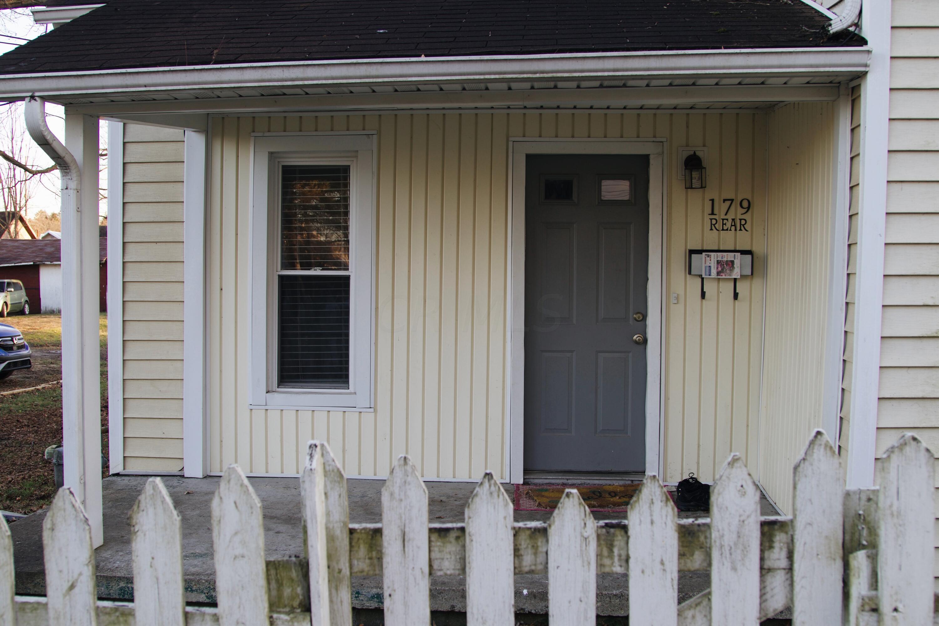179 South 4th Street, Unit R Newark, OH 43055 - Photo 2 of 22 8FE5E75C-7F0C-4D49-A43E-C86E9EBBC9E5