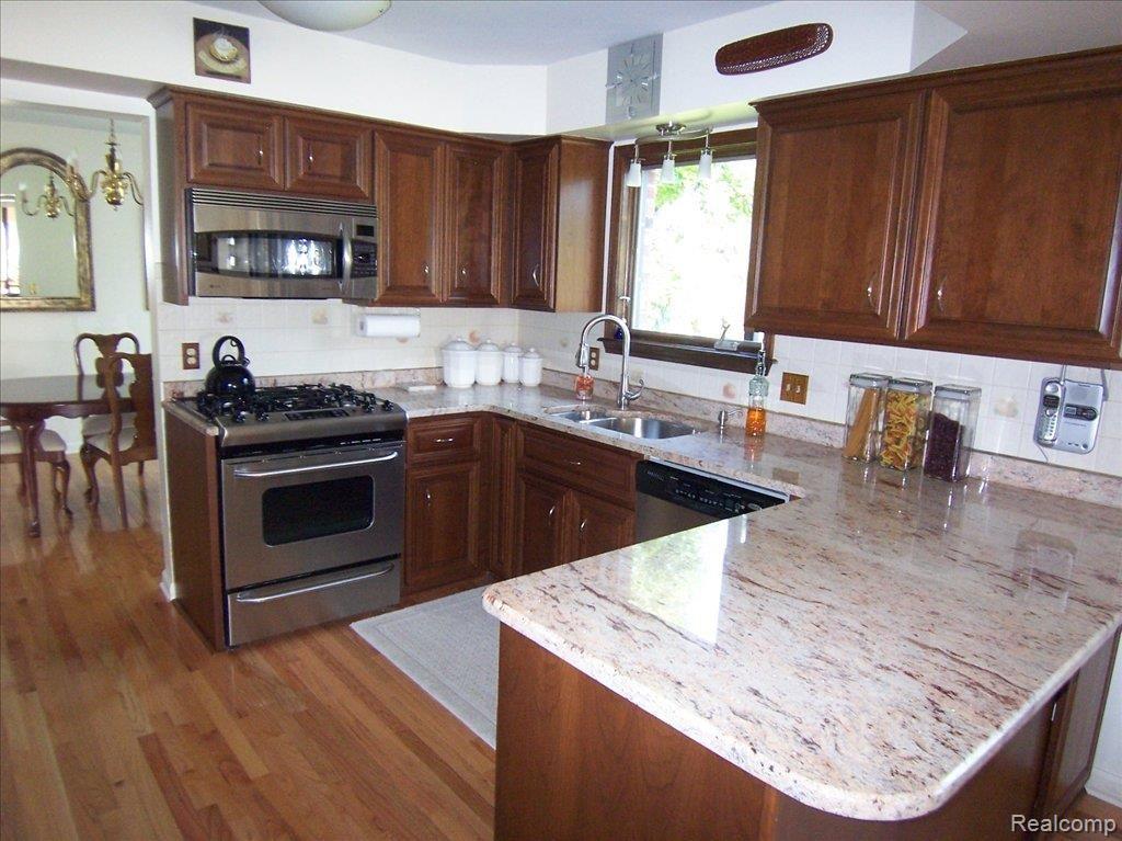 1450 Antler Court Rochester, MI 48309 - Photo 2 of 25 You'll love this Kitchen