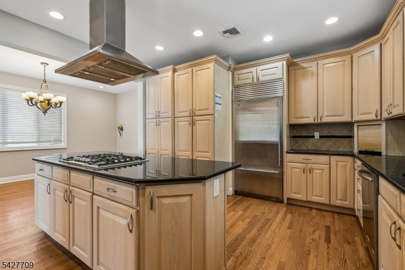 567 Mountain Avenue Springfield, NJ 07081 - Photo 11 of 36
