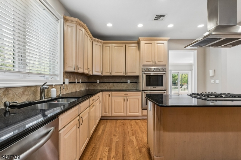 567 Mountain Avenue Springfield, NJ 07081 - Photo 12 of 36