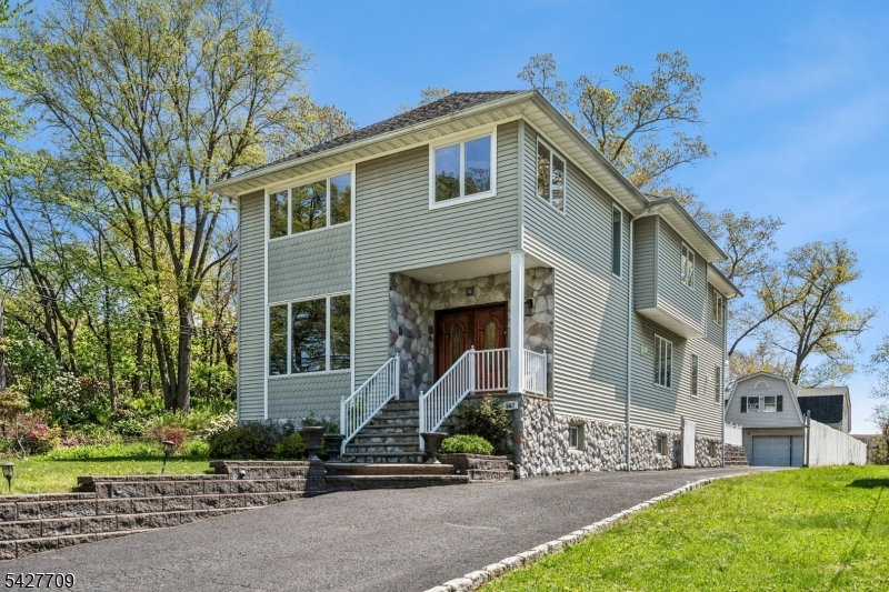 567 Mountain Avenue Springfield, NJ 07081 - Photo 2 of 36