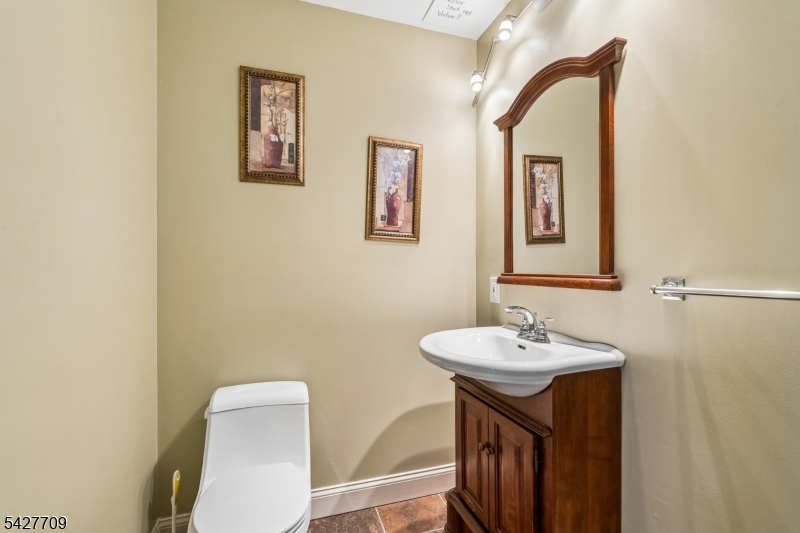 567 Mountain Avenue Springfield, NJ 07081 - Photo 28 of 36