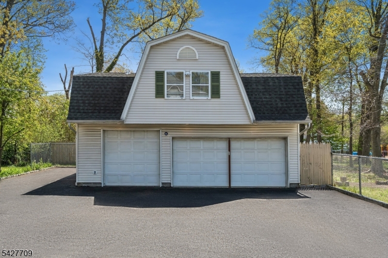 567 Mountain Avenue Springfield, NJ 07081 - Photo 31 of 36