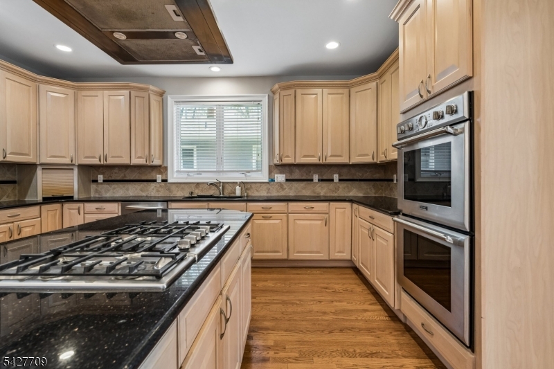 567 Mountain Avenue Springfield, NJ 07081 - Photo 10 of 36