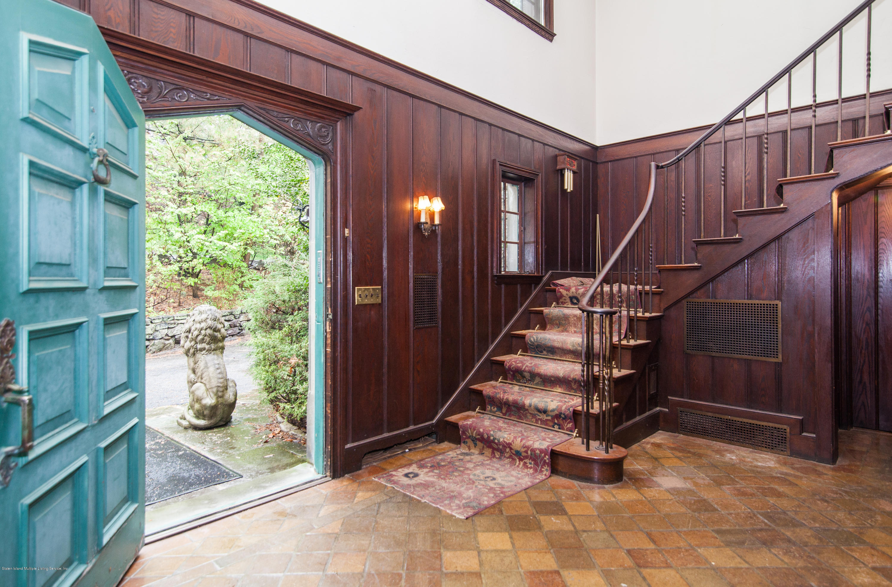 25 7 Gables Road Staten Island, NY 10304 - Photo 5 of 18 foyer (3)