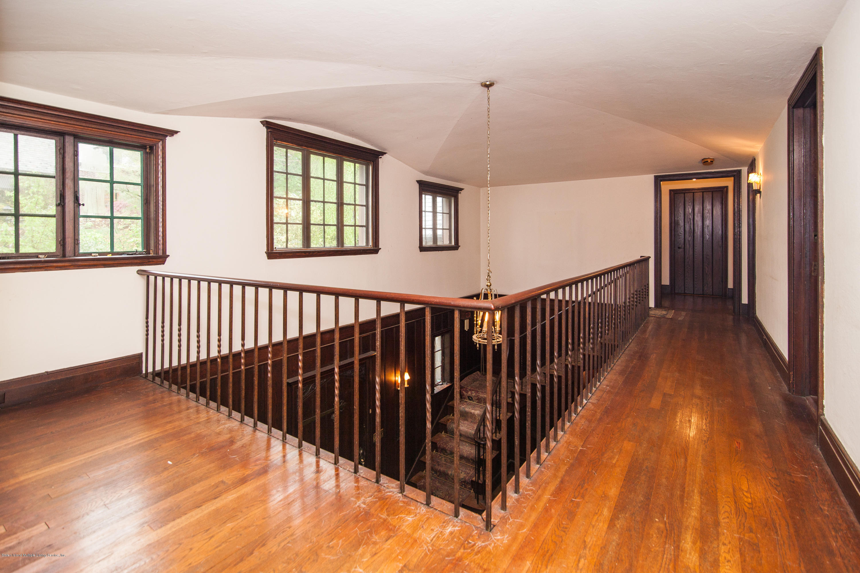 25 7 Gables Road Staten Island, NY 10304 - Photo 8 of 18 landing