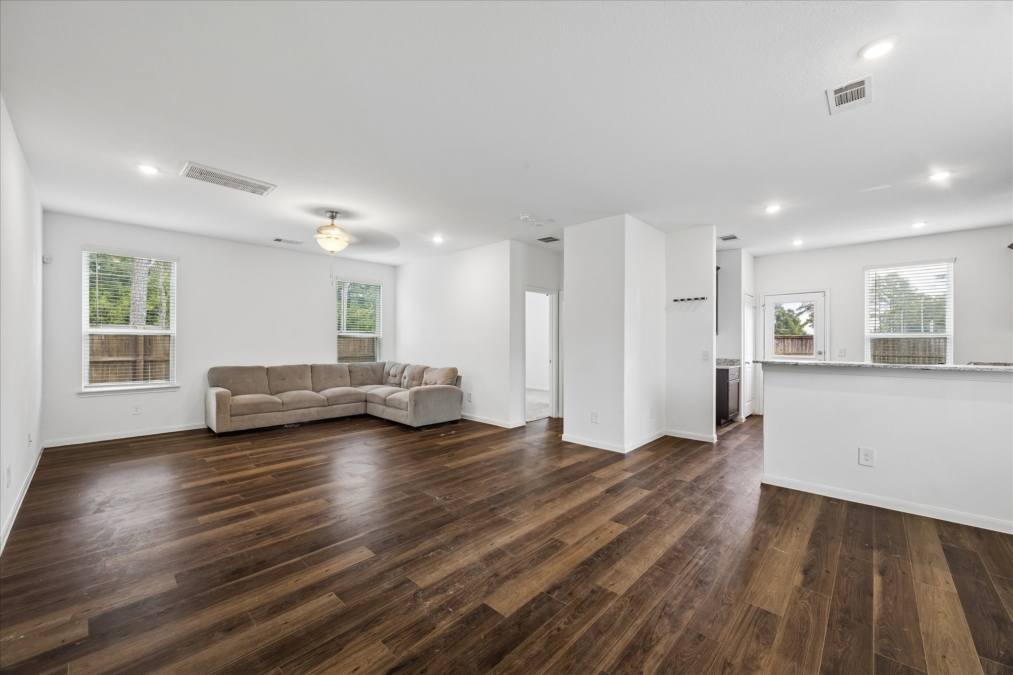 5503 Broad Spruce Street Spring, TX 77373 - Photo 3 of 20 Gallery Image 3
