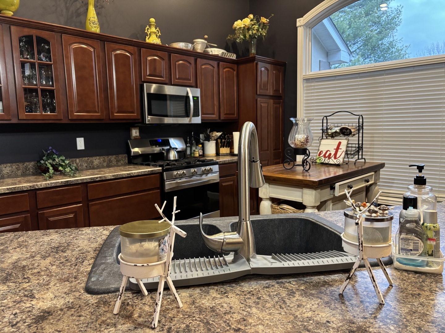 255 Twin Springs Loop Anna, IL 62906 - Photo 19 of 48 a kitchen view with dining table and chairs
