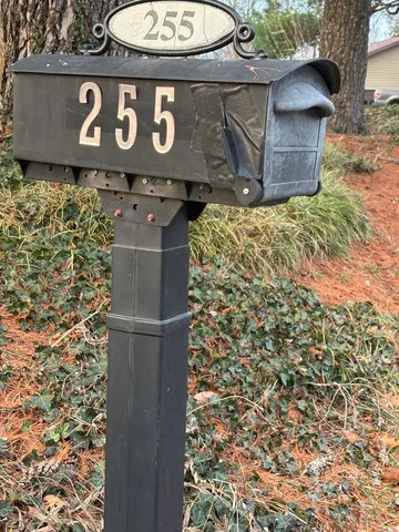 a sign that is on the wall of a building