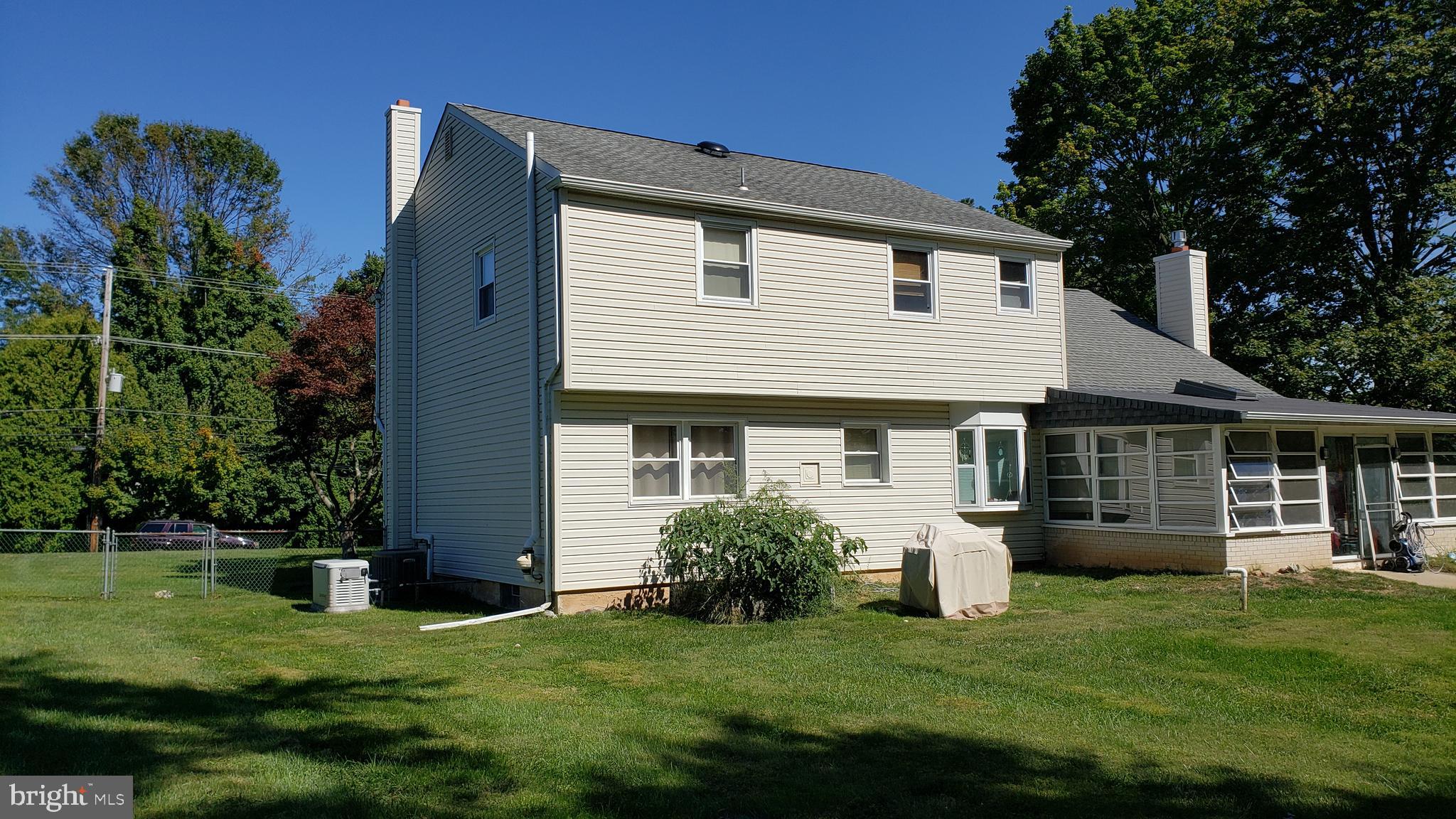 452 Lower Holland Road Southampton, PA 18966 - Photo 2 of 11 Back