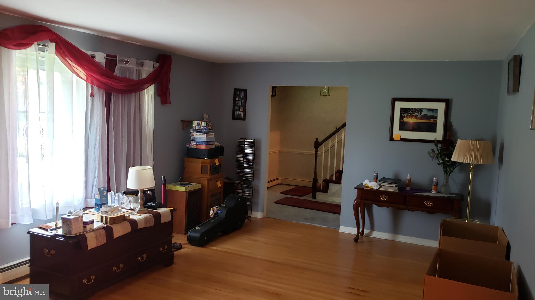 452 Lower Holland Road Southampton, PA 18966 - Photo 7 of 11 Living Room