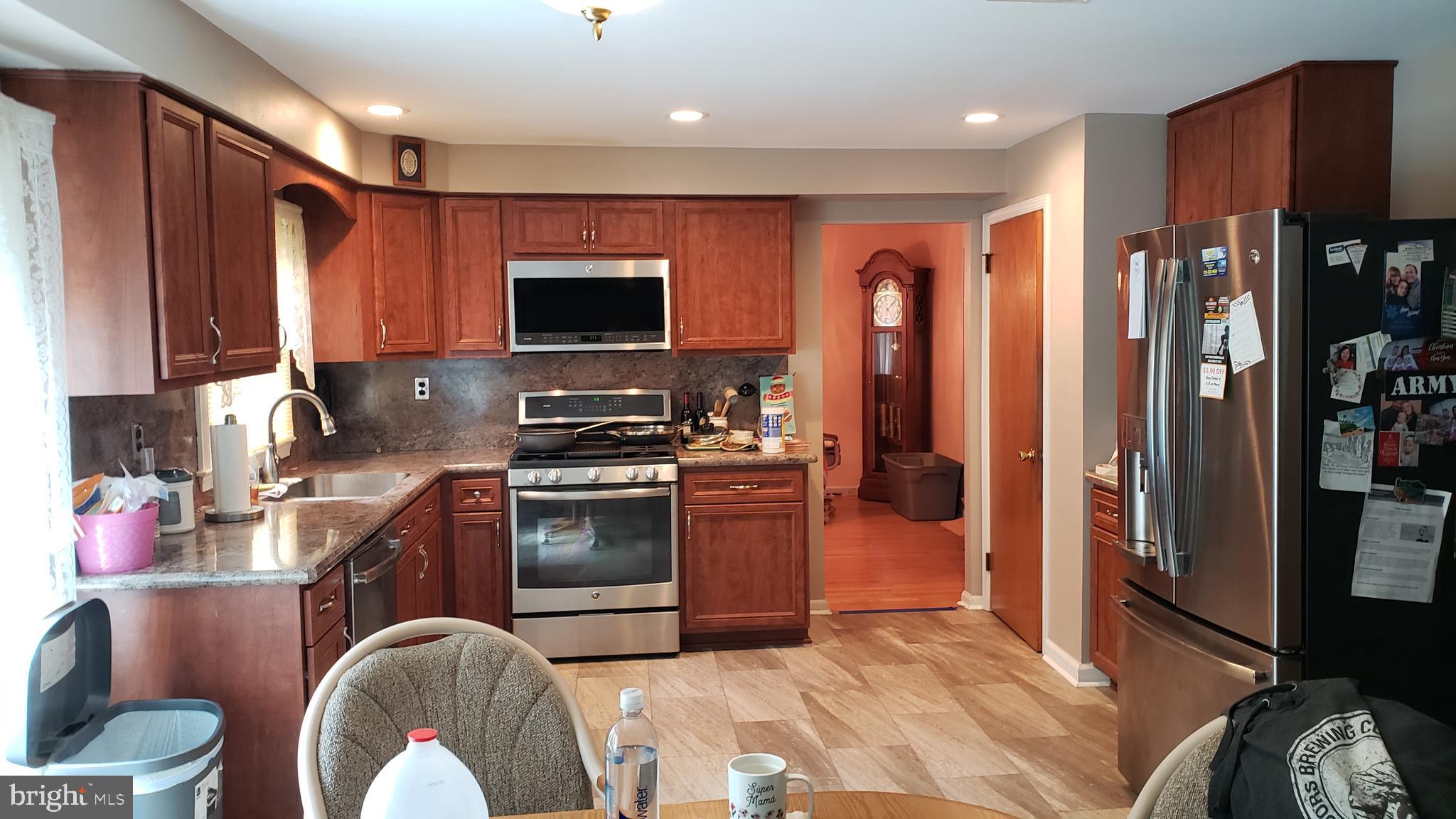 452 Lower Holland Road Southampton, PA 18966 - Photo 9 of 11 Kitchen
