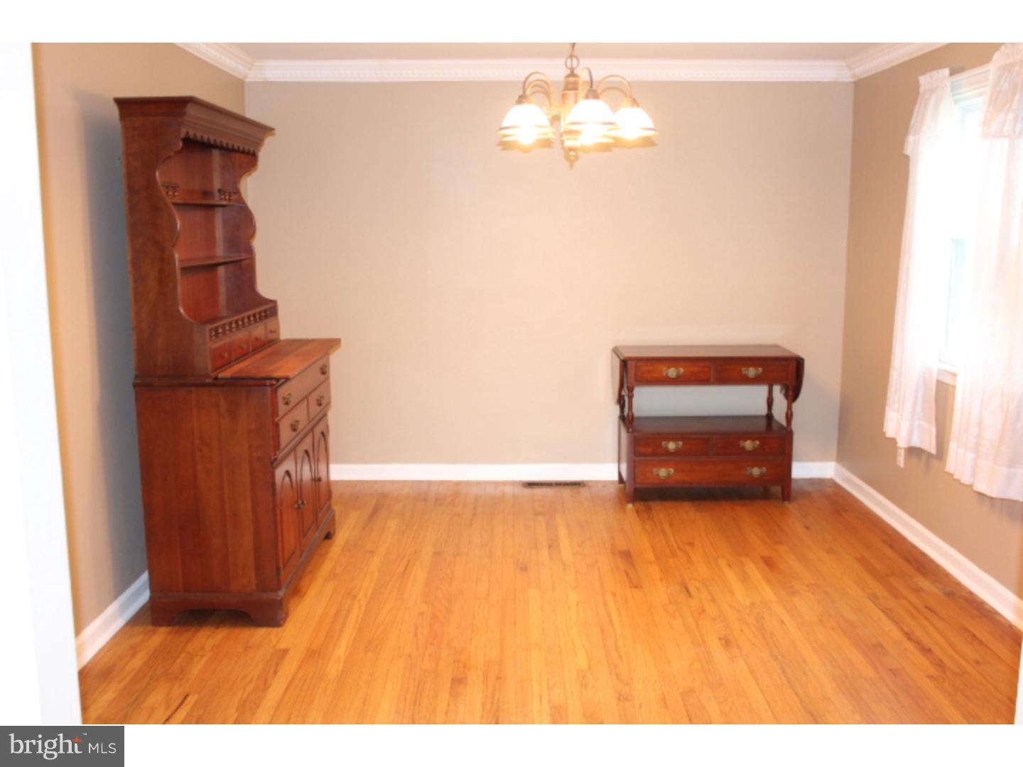 351 Saly Road Yardley, PA 19067 - Photo 7 of 25 Dining Room