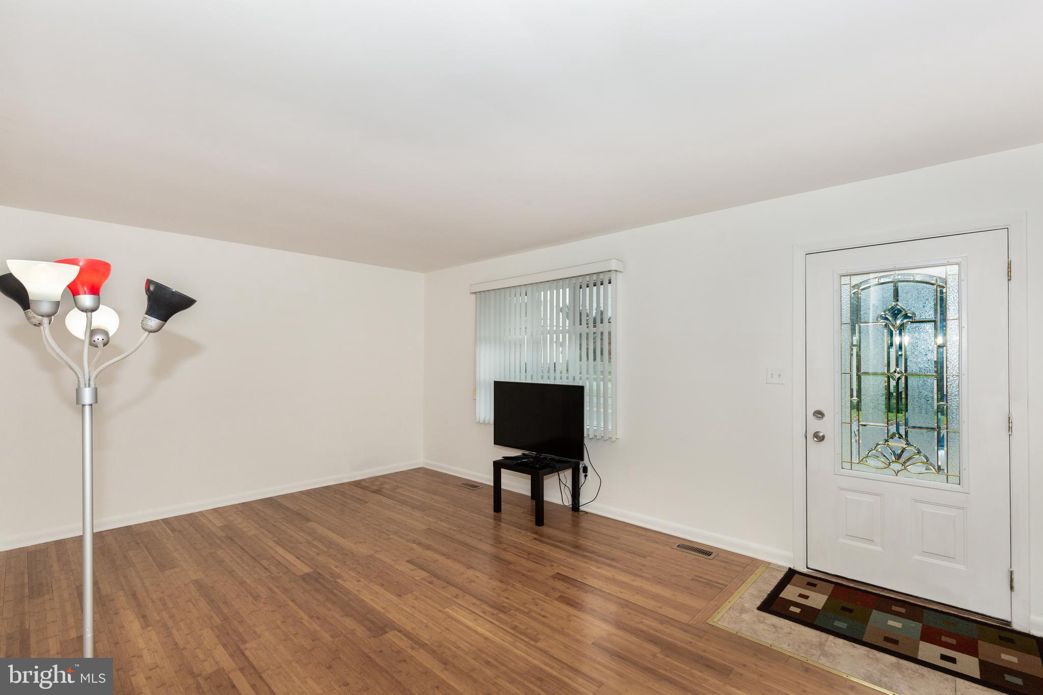 802 Uniontown Road Westminster, MD 21158 - Photo 3 of 39 Gallery Image 3