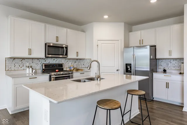 $465,000 | 6143 Madera Drive, Whitestown, IN 46075