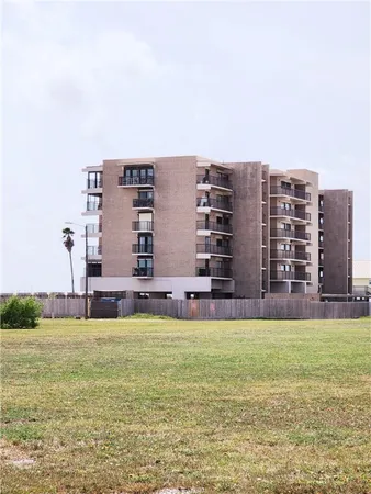 $2,300 | 202 Reef Avenue, Unit 501, Corpus Christi, TX 78402