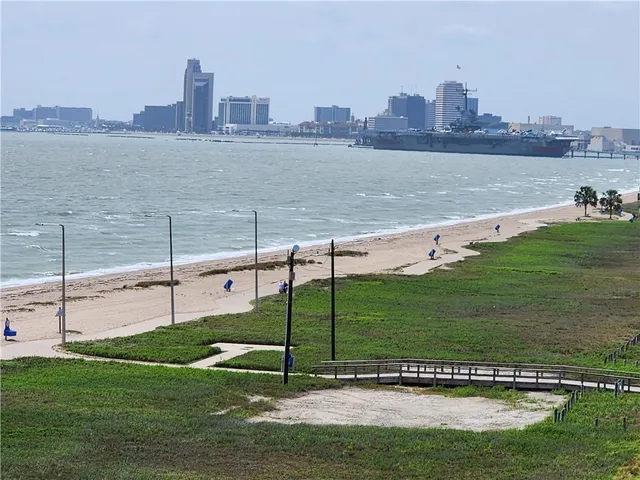 $2,300 | 202 Reef Avenue, Unit 501, Corpus Christi, TX 78402