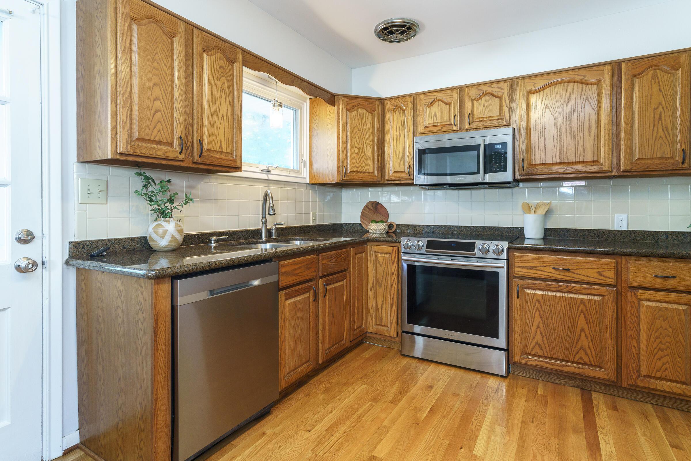 2150 Edgevale Road Columbus, OH 43221 - Photo 12 of 52 2150 Edgevale Rd interiors-20