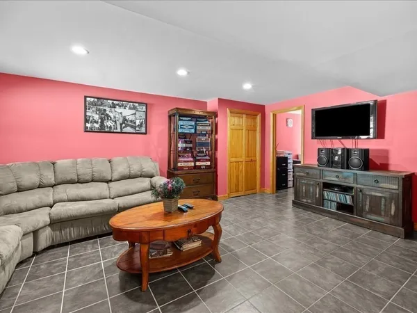 $949,900 | 4 Doane Street, Wilmington, MA 01887