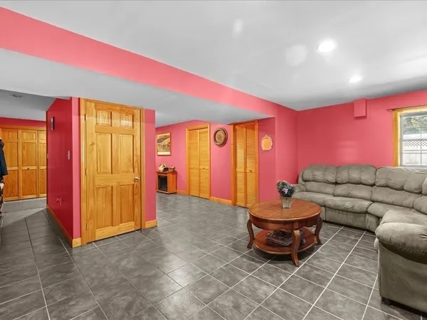 $949,900 | 4 Doane Street, Wilmington, MA 01887