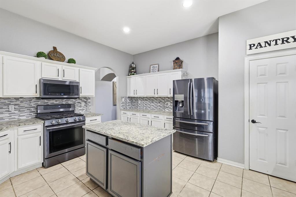 5403 Lavaca Road Grand Prairie, TX 75052 - Photo 12 of 40