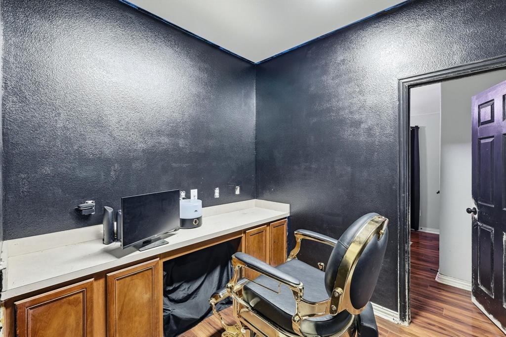 5403 Lavaca Road Grand Prairie, TX 75052 - Photo 8 of 40