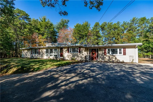 $500,000 | 1017 Tiogue Avenue, Coventry, RI 02816