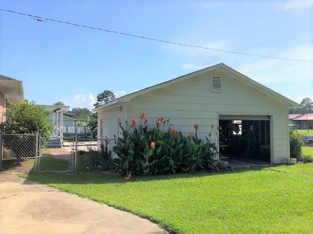 1483 Snug Harbor Road Summerton, SC 29148 - Photo 8 of 39