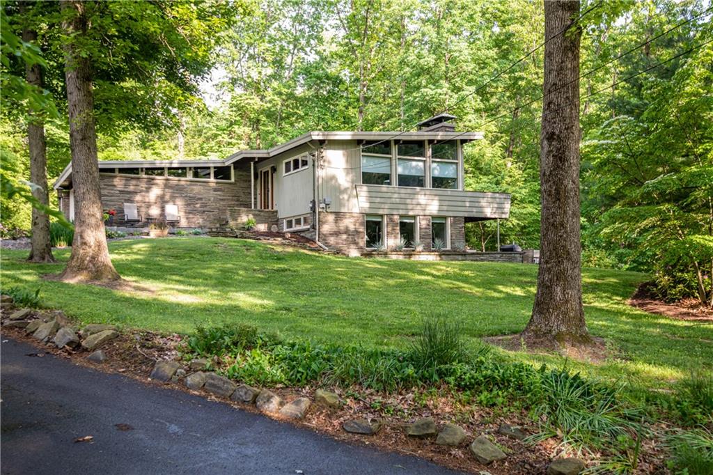 308 Mercer Road Greenville, PA 16125 - Photo 1 of 25 Gallery Image 1