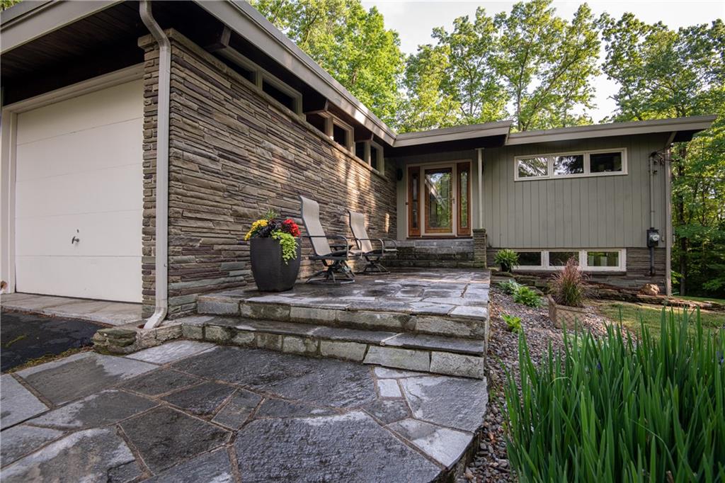 308 Mercer Road Greenville, PA 16125 - Photo 4 of 25 Gallery Image 4