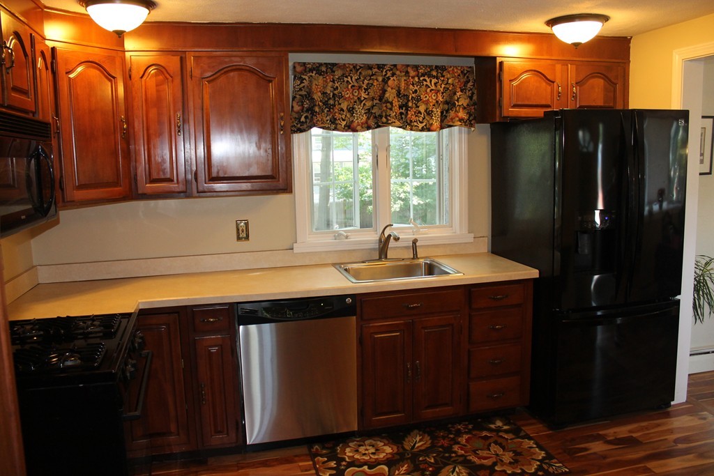 34 Quarry Road Dedham, MA 02026 - Photo 4 of 16 Gallery Image 4