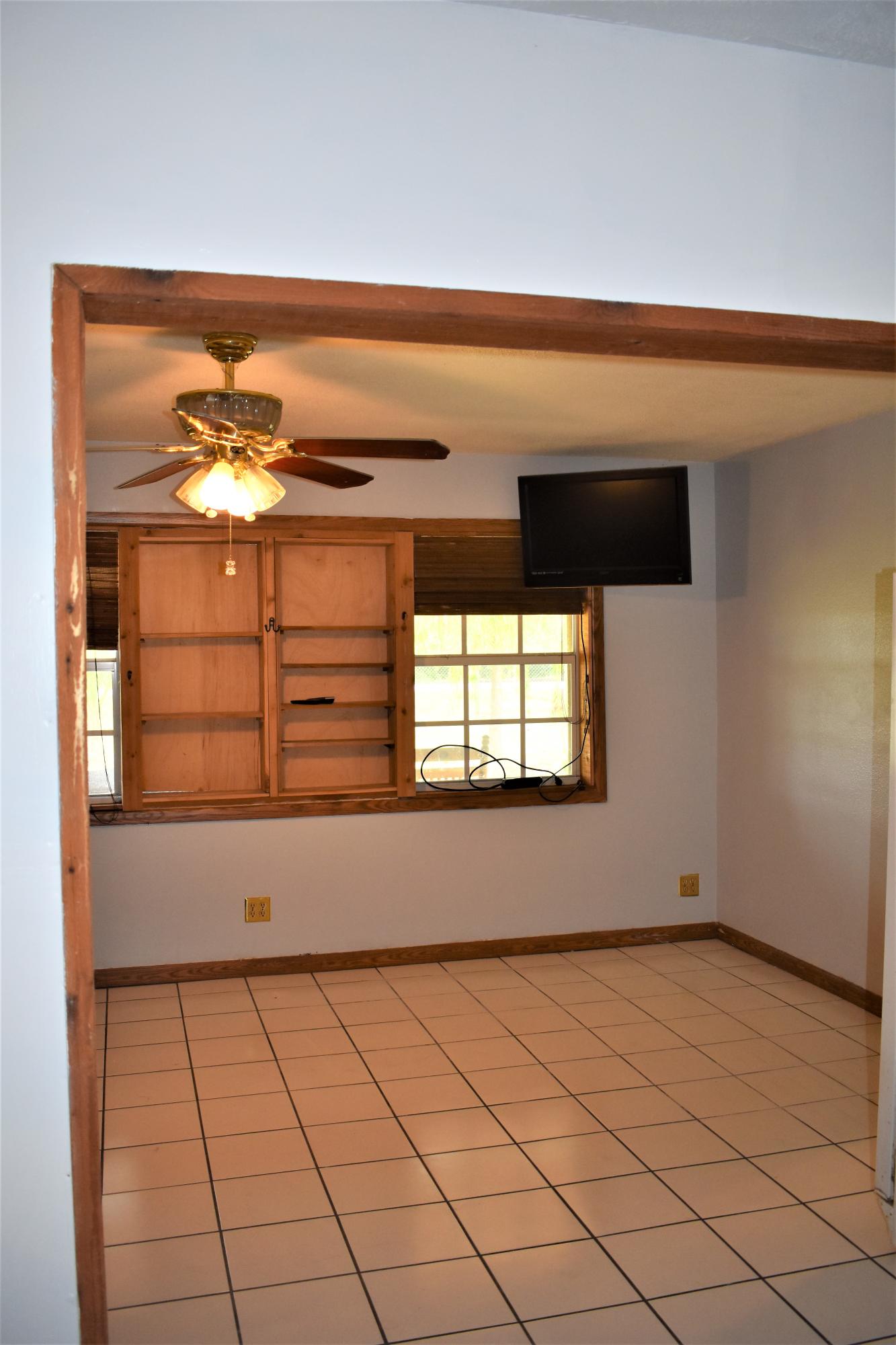 940 Starns Loop Road Okeechobee, FL 34974 - Photo 11 of 33 Bonus room off of dining area